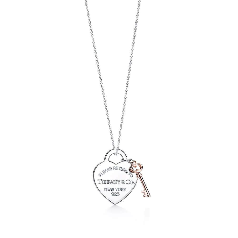 Return to Tiffany®Heart Tag Key Pendantin Silver and Rubedo® Metal, Medium - Picture 4 of 11